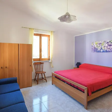 Nice Apartment In San Leonardo Di Cutro Le Castella (Calabria)